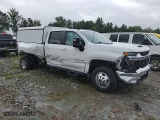 2021 Chevrolet Silverado 3500HD LT with VIN 1GC4YTEY4MF307491, listed as a Copart auction lot 63850124 with 43,029 mi miles and Salvage Title. Bid and sale history available at carsss.com. Image 4.