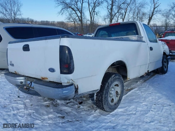 1998 Ford F-150 Standard with VIN 1FTZF1769WNB92343, listed as a IAAI auction lot 41595621 with 204,630 mi miles. Bid and sale history available at carsss.com. Image 4.