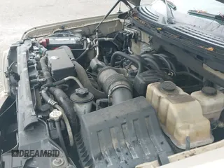 2009 Ford F-150 XL z VIN 1FTRW12889FA44630, wystawiony jako IAAI lot #42434615 z przebiegiem 266 580 mil mil oraz . Historia ofert i sprzedaży dostępna na DreamBid. Obrazek 21.