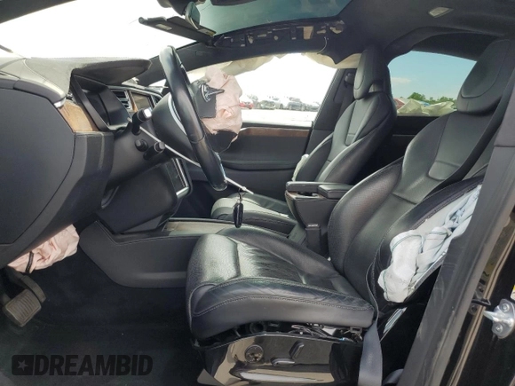 2016 Tesla Model X 70D z VIN 5YJXCDE23GF018396, wystawiony jako Copart lot #53056465 z przebiegiem 104 248 mil mil oraz Szkody całkowita. Historia ofert i sprzedaży dostępna na DreamBid. Obrazek 7.