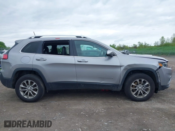 2019 Jeep Cherokee Latitude Plus z VIN 1C4PJMLB9KD287978, wystawiony jako IAAI lot #42228505 z przebiegiem 207 539 mil mil oraz . Historia ofert i sprzedaży dostępna na DreamBid. Obrazek 13.