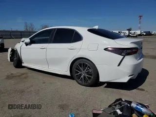 2022 Toyota Camry SE with VIN 4T1G11AK3NU638112, listed as a Copart auction lot 47884225 with 102,727 mi miles and Clean Title. Bid and sale history available at carsss.com. Image 2.
