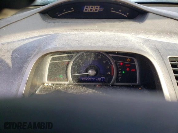2006 Honda Civic LX z VIN 1HGFA16596L139892, wystawiony jako Copart lot #63172974 z przebiegiem 187 228 mil mil oraz Nie do naprawy • Non repairable. Historia ofert i sprzedaży dostępna na DreamBid. Obrazek 9.