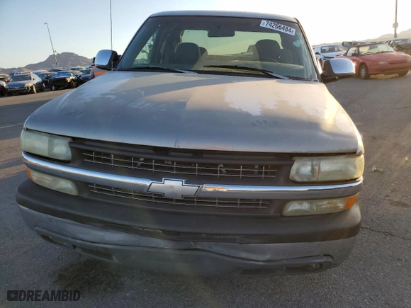 1999 Chevrolet Silverado 2500 LS with VIN 1GCFC29UXXZ117304, listed as a Copart auction lot 74266484 with 325,714 mi miles and Salvage Title. Bid and sale history available at carsss.com. Image 5.