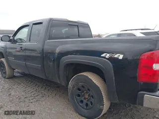 2007 Chevrolet Silverado 1500 LT w/1LT with VIN 1GCEK19J57Z513641, listed as a IAAI auction lot 41121044 with 225,809 mi miles. Bid and sale history available at carsss.com. Image 14.