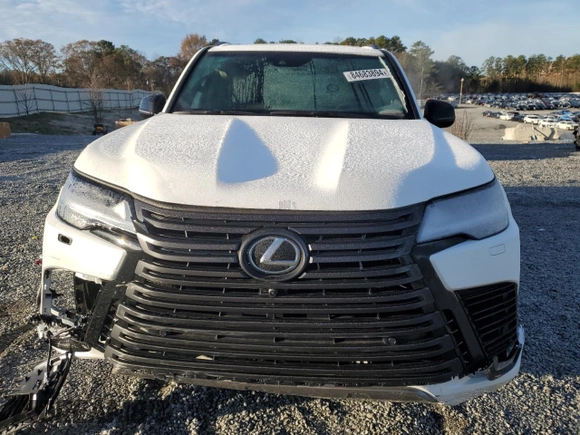 2024 Lexus LX 600 Luxury z VIN JTJGB7CX0R4062088, wystawiony jako Copart lot #84683894 z przebiegiem 85 mil mil oraz Szkoda całkowita • Salvage title. Historia ofert i sprzedaży dostępna na DreamBid. Obrazek 5.