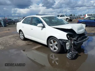 2008 Volkswagen Jetta SE с VIN 3VWRZ71K88M162731, выставлен на аукционе IAAI как лот 41799298 с пробегом 176 594 миль миль и . История ставок и продаж доступна на DreamBid. Изображение 1.