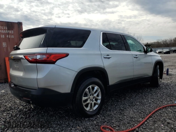 2018 Chevrolet Traverse LS with VIN 1GNERLKW6JJ139681, listed as a Copart auction lot 42945515 with 154,303 mi miles and Salvage Title. Bid and sale history available at carsss.com. Image 3.