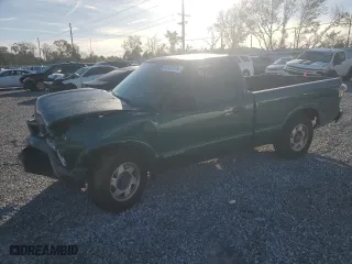 1998 GMC Sonoma SLS with VIN 1GTCS14X7WK503638, listed as a Copart auction lot 87324174 with 0 mi miles and Non Repairable. Bid and sale history available at carsss.com. Image 1.