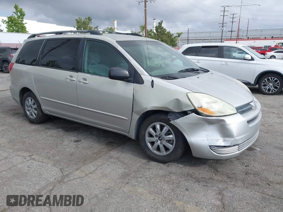 2004 Toyota Sienna CE with VIN 5TDZA23C04S032956, listed as a IAAI auction lot 42121153 with 218,908 mi miles. Bid and sale history available at carsss.com. Image 1.