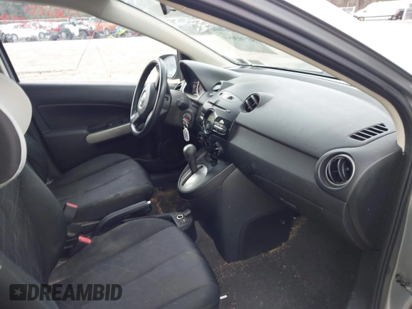 2013 Mazda Mazda2 Sport with VIN JM1DE1KY5D0159551, listed as a IAAI auction lot 41903043 with 107,858 mi miles. Bid and sale history available at carsss.com. Image 5.