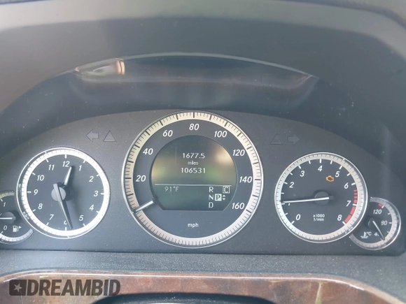 2010 Mercedes-Benz E 350 Luxury with VIN WDDHF5GB9AA129958, listed as a IAAI auction lot 42029530 with 106,531 mi miles and . Bid and sale history available at carsss.com. Image 7.