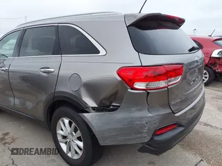 2016 Kia Sorento LX with VIN 5XYPG4A38GG114164, listed as a IAAI auction lot 42105518 with 95,892 mi miles. Bid and sale history available at carsss.com. Image 6.