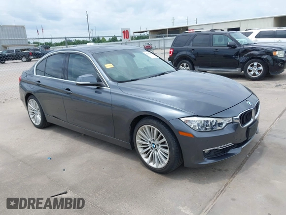 2015 BMW 3 Series 328i с VIN WBA3A5G58FNS87928, выставлен на аукционе IAAI как лот 42392498 с пробегом 108 697 миль миль и . История ставок и продаж доступна на DreamBid. Изображение 1.
