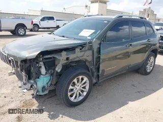 2020 Jeep Cherokee Latitude с VIN 1C4PJLCB5LD581311, выставлен на аукционе IAAI как лот 42509499 с пробегом 105 831 миль миль и . История ставок и продаж доступна на DreamBid. Изображение 18.