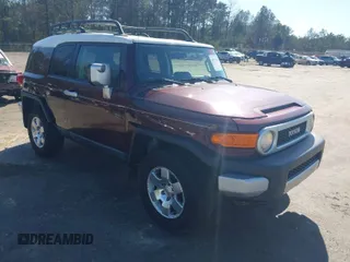2007 Toyota FJ Cruiser with VIN JTEBU11F470041906, listed as a IAAI auction lot 41777196 with 182,583 mi miles. Bid and sale history available at carsss.com. Image 1.
