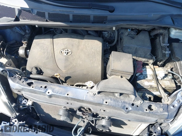 2019 Toyota Sienna XLE with VIN 5TDDZ3DC9KS220976, listed as a IAAI auction lot 41667049 with 92,568 mi miles and . Bid and sale history available at DreamBid. Image 10.