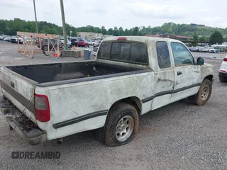 1997 Toyota T100 DX z VIN JT4TN12D9V0033820, wystawiony jako IAAI lot #42251339 z przebiegiem 159 449 mil mil oraz . Historia ofert i sprzedaży dostępna na DreamBid. Obrazek 4.
