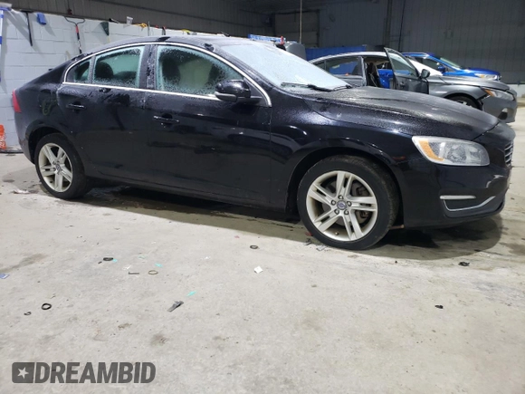 2015 Volvo S60 T5 Premier z VIN YV1612TK1F2332441, wystawiony jako Copart lot #89086705 z przebiegiem Nie podano mil oraz Szkoda całkowita • Salvage title. Historia ofert i sprzedaży dostępna na DreamBid. Obrazek 4.