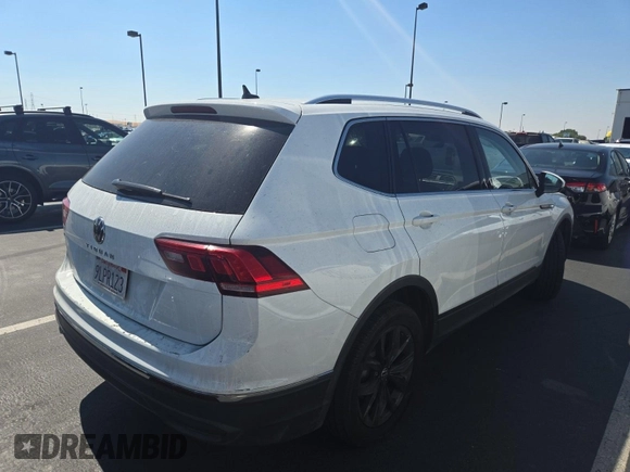 2024 Volkswagen Tiguan SE с VIN 3VV3B7AX4RM085495, выставлен на аукционе IAAI как лот 42796456 с пробегом 34 680 миль миль и . История ставок и продаж доступна на DreamBid. Изображение 44.