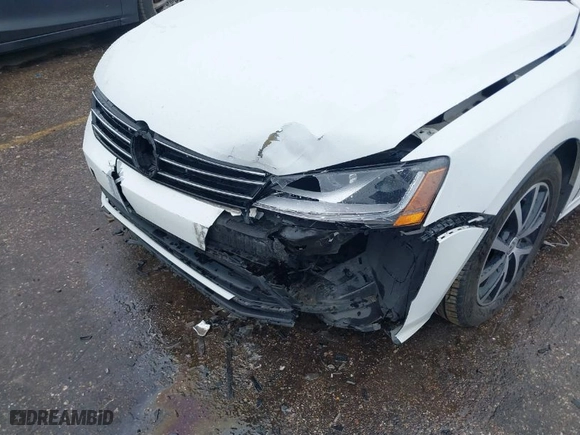 2018 Volkswagen Jetta 1.4T SE with VIN 3VWDB7AJ1JM221517, listed as a IAAI auction lot 41329474 with 87,450 mi miles. Bid and sale history available at carsss.com. Image 6.