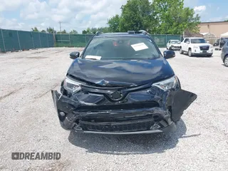 2017 Toyota RAV4 SE z VIN 2T3JFREV2HW677084, wystawiony jako IAAI lot #42236638 z przebiegiem 107 343 mil mil oraz . Historia ofert i sprzedaży dostępna na DreamBid. Obrazek 12.
