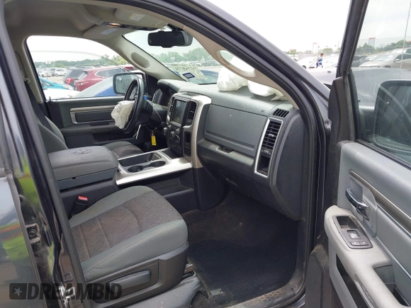 2015 Ram 1500 Big Horn z VIN 1C6RR6LTXFS784956, wystawiony jako IAAI lot #42265974 z przebiegiem 97 839 mil mil oraz . Historia ofert i sprzedaży dostępna na DreamBid. Obrazek 5.