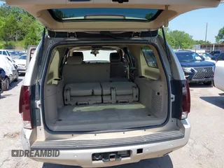 2007 Chevrolet Suburban LS with VIN 1GNFC16087J218794, listed as a IAAI auction lot 42700630 with 262,428 mi miles and . Bid and sale history available at DreamBid. Image 12.