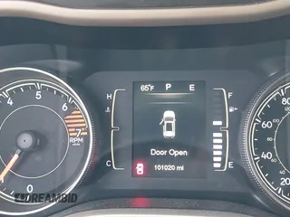 2016 Jeep Cherokee Altitude с VIN 1C4PJLAB8GW336631, выставлен на аукционе IAAI как лот 41117291 с пробегом 101 020 миль миль и . История ставок и продаж доступна на DreamBid. Изображение 15.