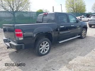 2008 GMC Sierra Denali z VIN 2GTEK638681161702, wystawiony jako IAAI lot #42078538 z przebiegiem Nie podano mil oraz . Historia ofert i sprzedaży dostępna na DreamBid. Obrazek 4.