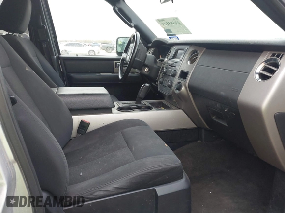 2017 Ford Expedition Max XLT with VIN 1FMJK1HT1HEA01641, listed as a IAAI auction lot 41693113 with 372,266 mi miles and . Bid and sale history available at DreamBid. Image 5.