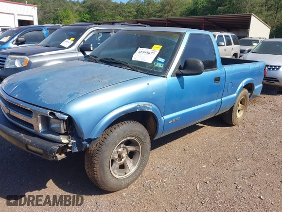 1996 Chevrolet S-10 with VIN 1GCCS1447T8157430, listed as a IAAI auction lot 41998677 with 242,109 mi miles and . Bid and sale history available at DreamBid. Image 2.