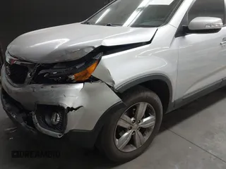 2012 Kia Sorento EX with VIN 5XYKU4A20CG290324, listed as a IAAI auction lot 41703467 with 132,168 mi miles. Bid and sale history available at carsss.com. Image 6.