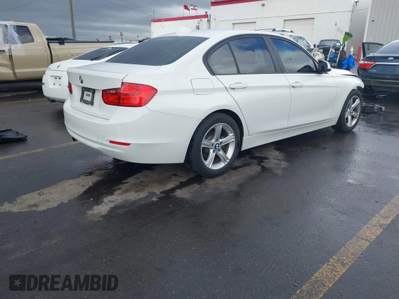2014 BMW 3 Series 320i xDrive с VIN WBA3C3C51EP661285, выставлен на аукционе IAAI как лот 42260366 с пробегом 125 269 миль миль и . История ставок и продаж доступна на DreamBid. Изображение 4.
