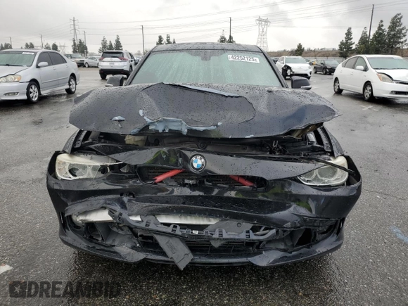 2014 BMW 3 Series 335i z VIN WBA3A9G54ENS65561, wystawiony jako Copart lot #42252125 z przebiegiem 113 089 mil mil oraz Szkoda całkowita • Salvage title. Historia ofert i sprzedaży dostępna na DreamBid. Obrazek 5.