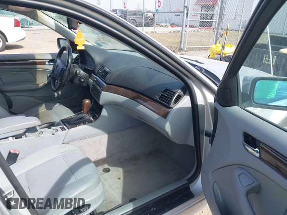 2003 BMW 3 Series 325i with VIN WBAET374X3NJ28919, listed as a IAAI auction lot 41809037 with 186,755 mi miles and . Bid and sale history available at DreamBid. Image 5.