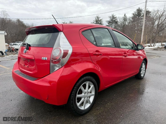 2012 Toyota Prius c One with VIN JTDKDTB39C1012314, listed as a Copart auction lot 52458895 with 135,872 mi miles and Clean Title. Bid and sale history available at carsss.com. Image 4.
