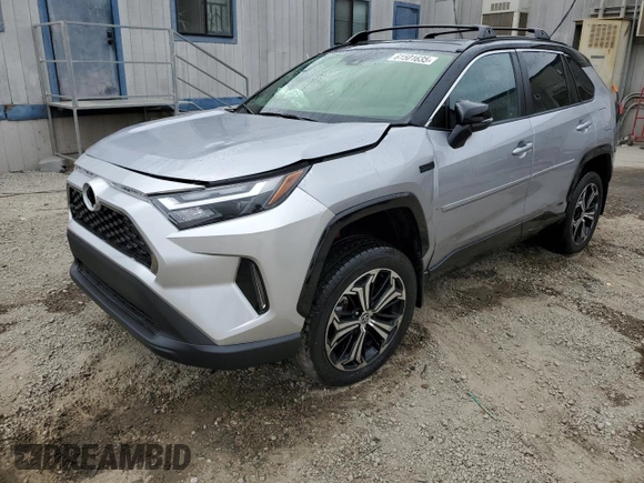 2024 Toyota RAV4 XSE with VIN JTMEB3FV2RD208004, listed as a Copart auction lot 61501635 with 8,392 mi miles and Salvage title. Bid and sale history available at DreamBid. Image 1.