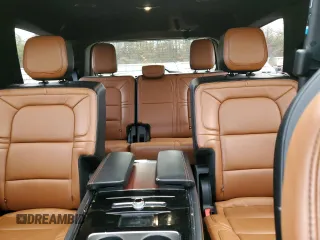 2021 Lincoln Navigator Reserve z VIN 5LMJJ2LT8MEL10031, wystawiony jako Copart lot #37011694 z przebiegiem 55 193 mil mil oraz . Historia ofert i sprzedaży dostępna na DreamBid. Obrazek 10.