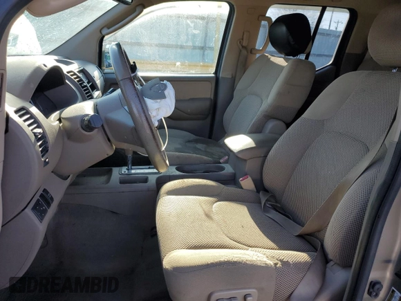2008 Nissan Frontier SE z VIN 1N6AD07UX8C437464, wystawiony jako Copart lot #49346195 z przebiegiem 301 208 mil mil oraz Szkoda całkowita • Salvage title. Historia ofert i sprzedaży dostępna na DreamBid. Obrazek 7.