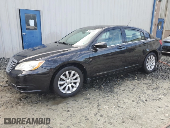 2011 Chrysler 200 Touring z VIN 1C3BC1FG6BN502855, wystawiony jako Copart lot #54063735 z przebiegiem 110 580 mil mil oraz Czysty tytuł • Clean title. Historia ofert i sprzedaży dostępna na DreamBid. Obrazek 1.