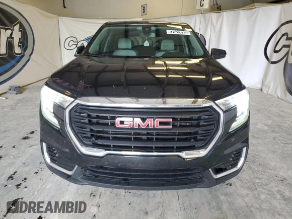 2022 GMC Terrain SLE z VIN 3GKALTEV7NL149666, wystawiony jako Copart lot #57522025 z przebiegiem 189 413 mil mil oraz Czysty tytuł • Clean title. Historia ofert i sprzedaży dostępna na DreamBid. Obrazek 5.
