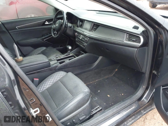 2018 Kia Cadenza Premium with VIN KNALC4J17J5099307, listed as a IAAI auction lot 41925008 with 118,474 mi miles. Bid and sale history available at carsss.com. Image 5.