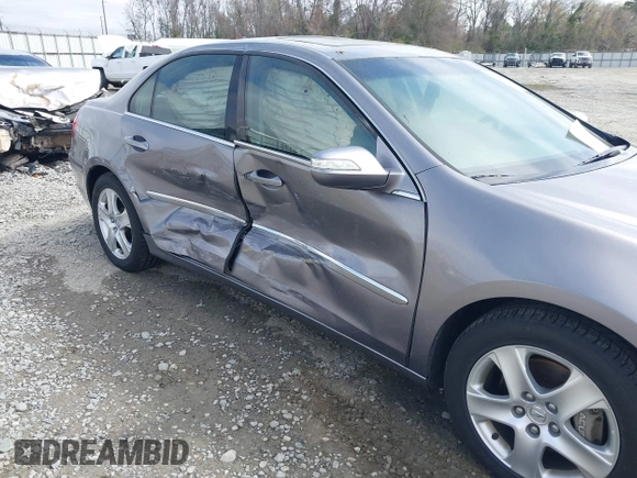 2005 Acura RL z VIN JH4KB16525C006978, wystawiony jako IAAI lot #41800979 z przebiegiem 213 501 mil mil oraz . Historia ofert i sprzedaży dostępna na DreamBid. Obrazek 6.