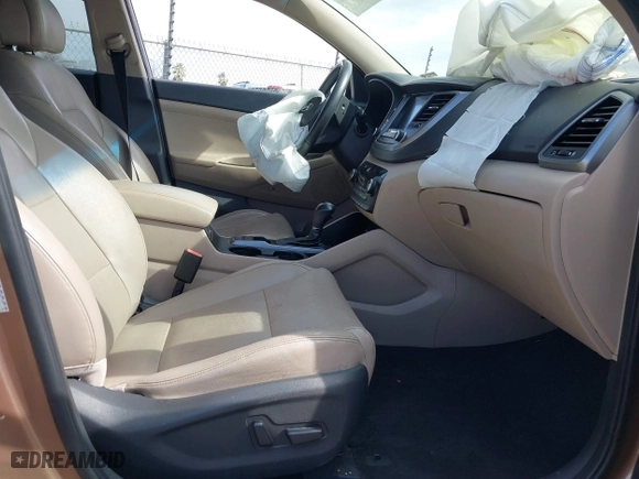 2017 Hyundai Tucson SE Plus with VIN KM8J33A45HU443937, listed as a IAAI auction lot 41652543 with 127,332 mi miles. Bid and sale history available at carsss.com. Image 5.
