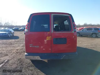 2012 Chevrolet Express Passenger 1LT with VIN 1GAZG1FG8C1109469, listed as a IAAI auction lot 41319826 with 246,801 mi miles. Bid and sale history available at carsss.com. Image 16.