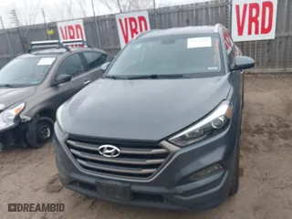2016 Hyundai Tucson SE with VIN KM8J3CA43GU074302, listed as a IAAI auction lot 41957992 with 175,614 mi miles. Bid and sale history available at carsss.com. Image 12.
