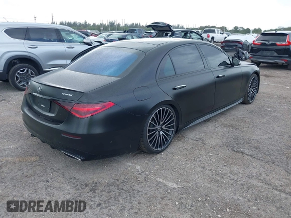 2022 Mercedes-Benz S 500 with VIN W1K6G6DB0NA148354, listed as a IAAI auction lot 41724082 with 34,116 mi miles and . Bid and sale history available at DreamBid. Image 4.