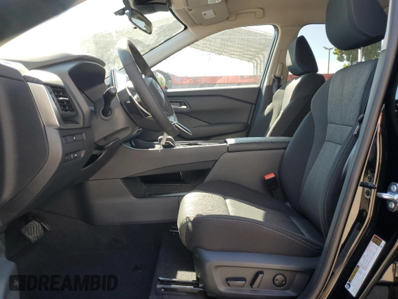 2025 Nissan Rogue SV with VIN 5N1BT3BA7SC826512, listed as a Copart auction lot 52599735 with 470 mi miles and Clean Title. Bid and sale history available at DreamBid. Image 7.