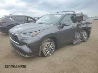 2022 Toyota Highlander Platinum with VIN 5TDFZRBH2NS257026, listed as a Copart auction lot 60218205 with 37,048 mi miles and Salvage title. Bid and sale history available at DreamBid. Image 1.